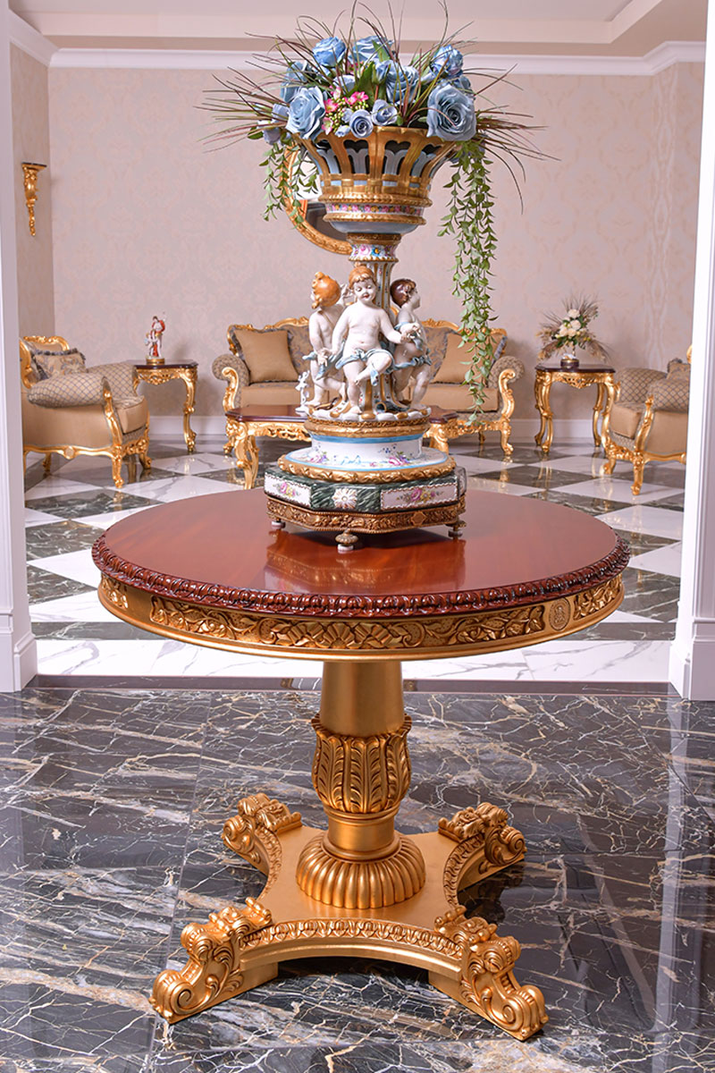 Luxury Classic Round Table
