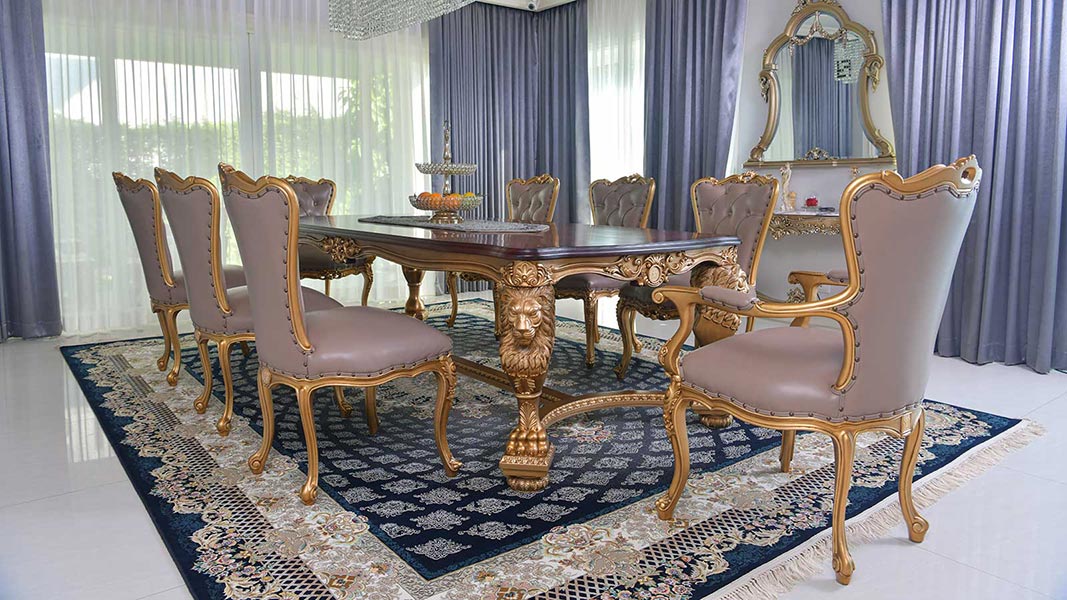 classic design dining table for a classic dining room
