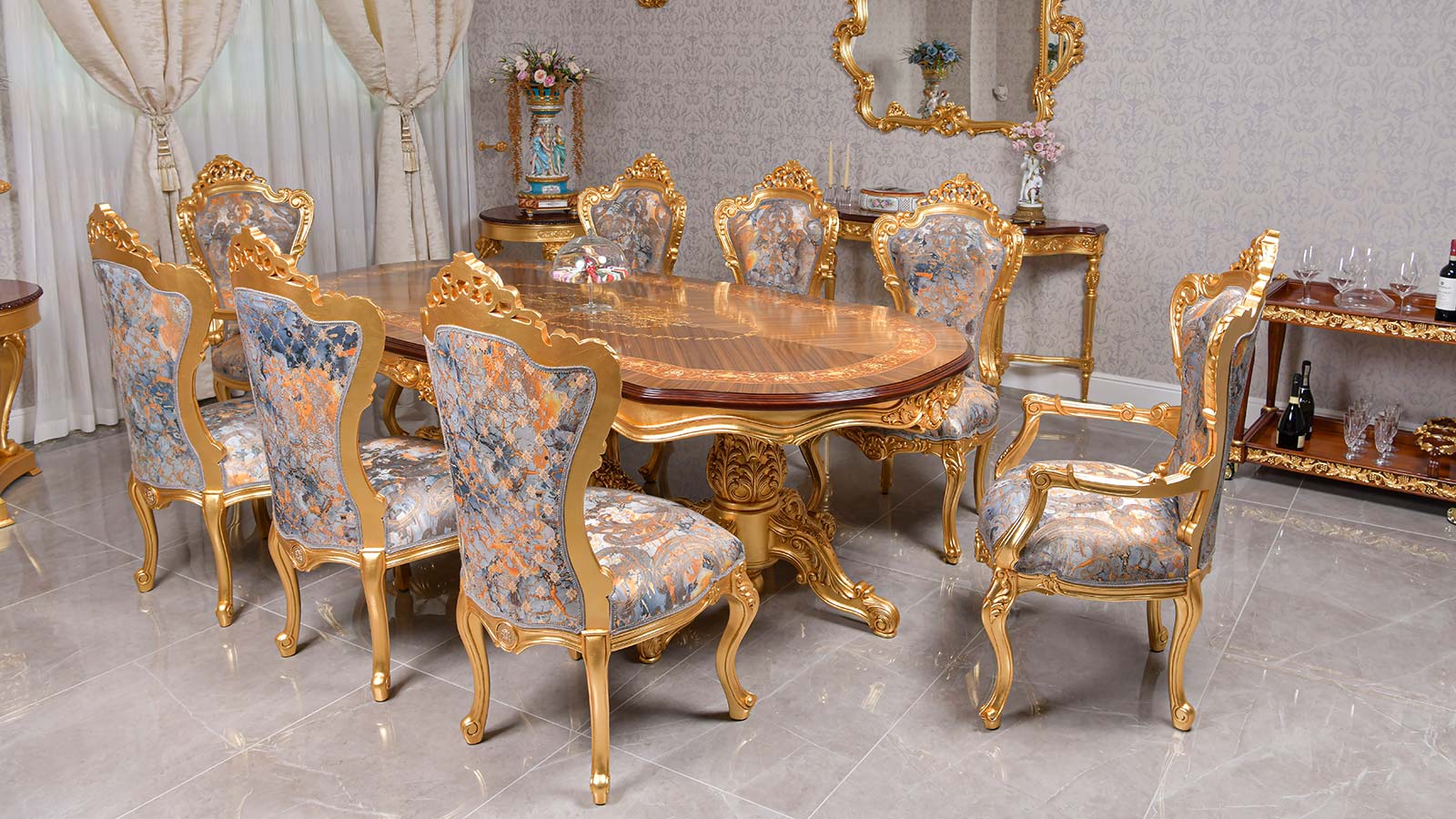 Italian classic luxury dining table and Chairs